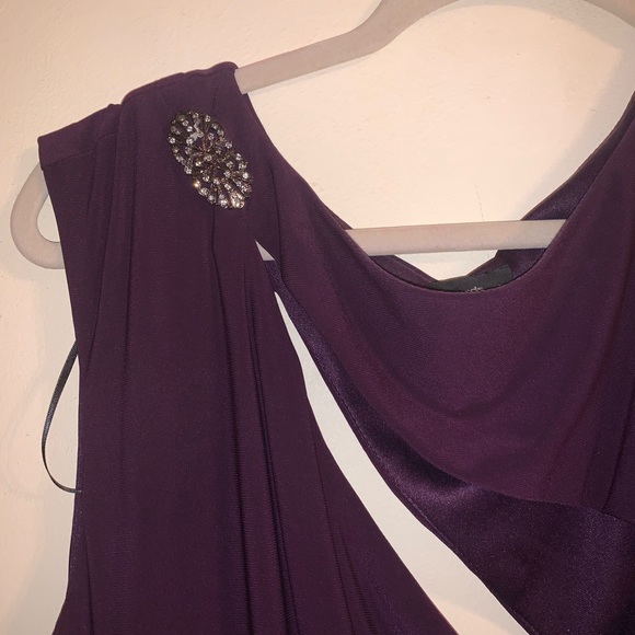 Dress - Picture 4 of 4